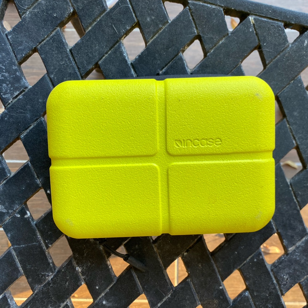 INCASE GoPro Carrying Case—Green - Picture 3 of 6